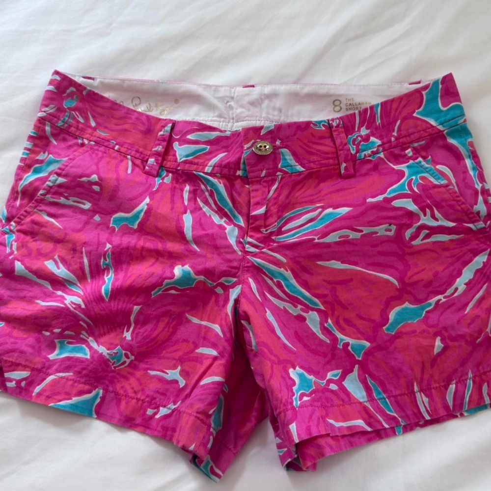 Vintage Lilly Pulitzer Callahan shorts in pattern Sea Blue Flirty Sea. Size 8